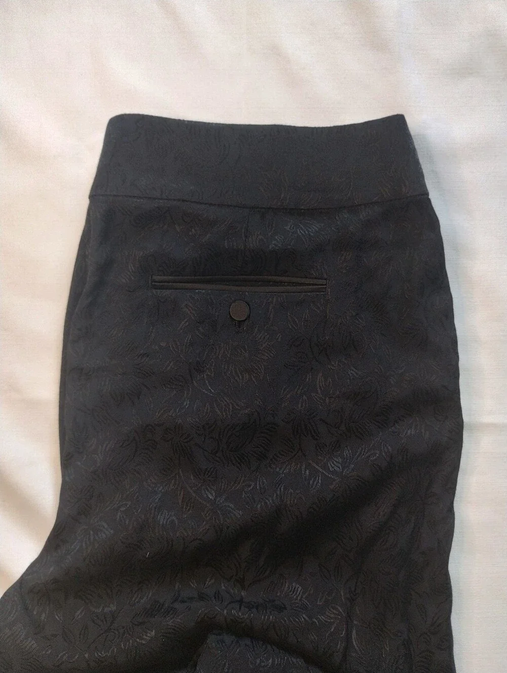 LOFT Black Textured Cropped Pants - Picture 9 of 11